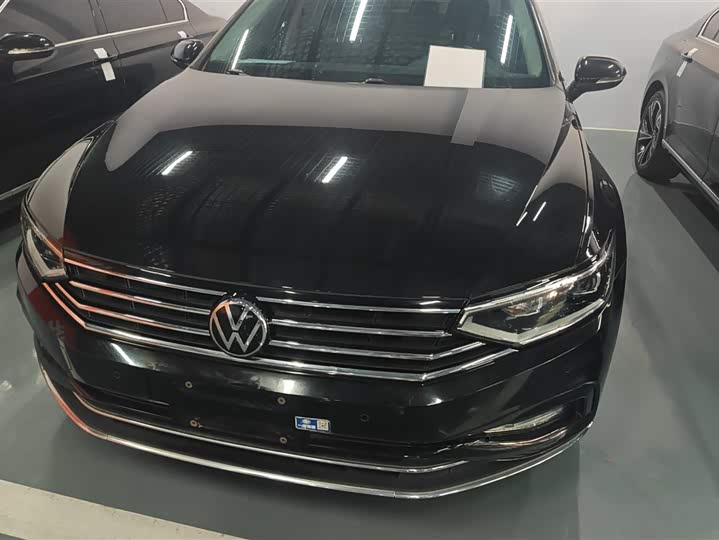 Фото 2 - Volkswagen Passat