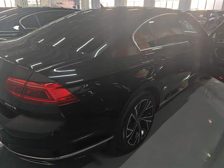 Фото 3 - Volkswagen Passat