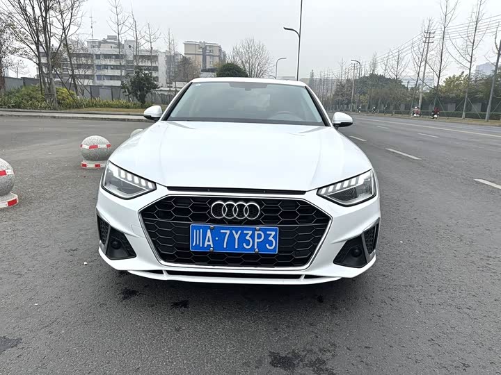 Фото 2 - Audi A4L