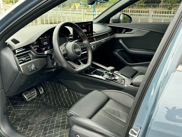 Фото 4 - Audi A4L