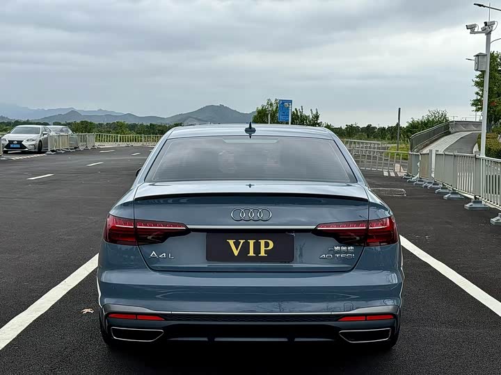 Фото 8 - Audi A4L