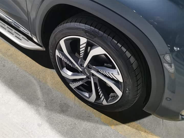 Фото 6 - Geely Monjaro