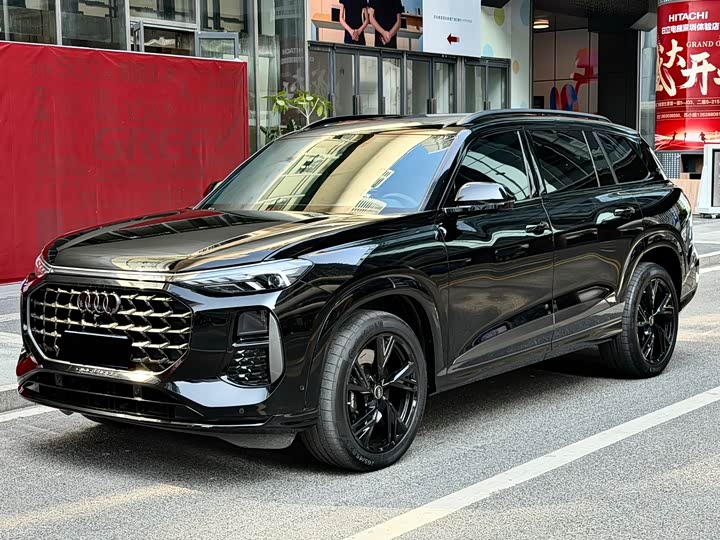 Фото 1 - Audi Q6