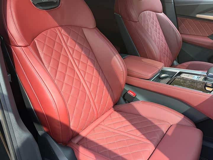 Фото 6 - Audi Q6