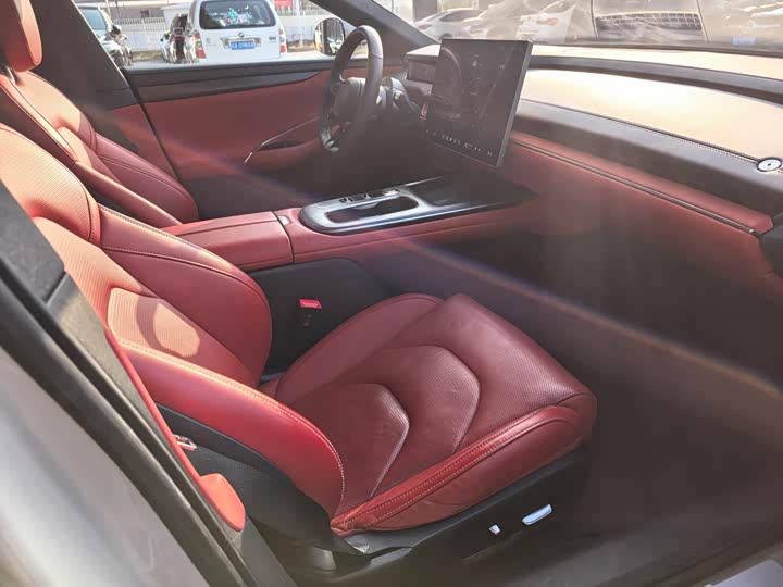 Фото 8 - Xiaomi SU7