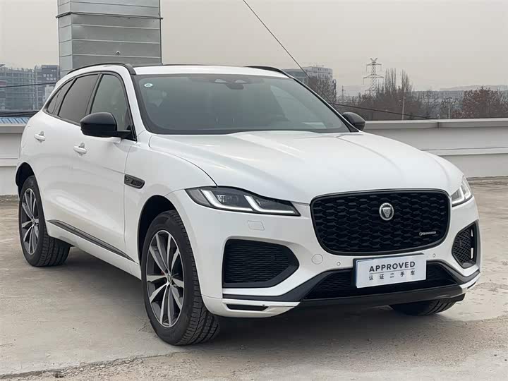 Фото 3 - Jaguar F-Pace