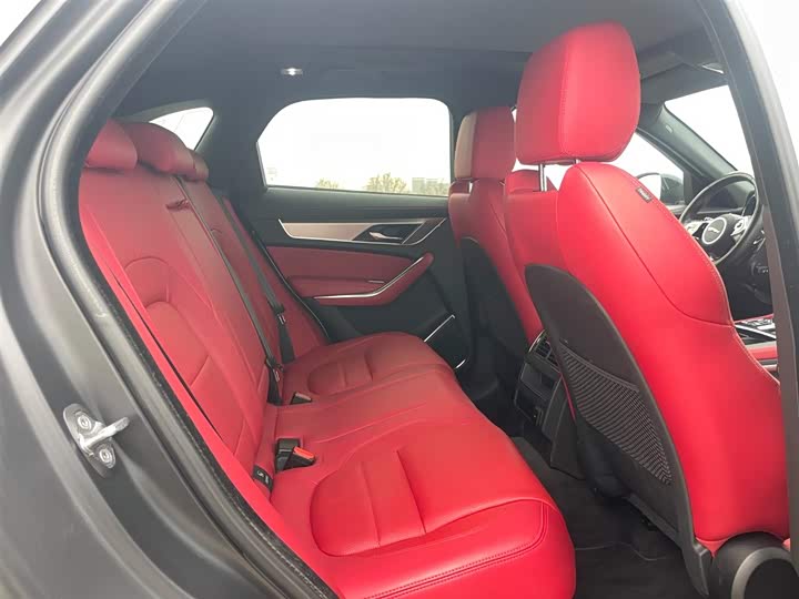 Фото 5 - Jaguar F-Pace