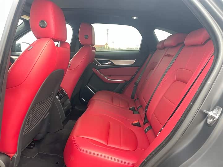 Фото 7 - Jaguar F-Pace