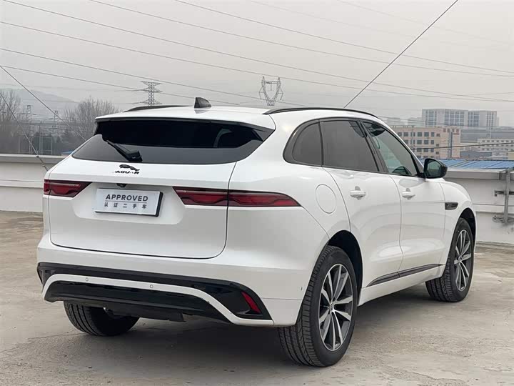 Фото 9 - Jaguar F-Pace