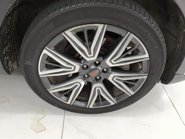 Фото 6 - Hongqi HS5