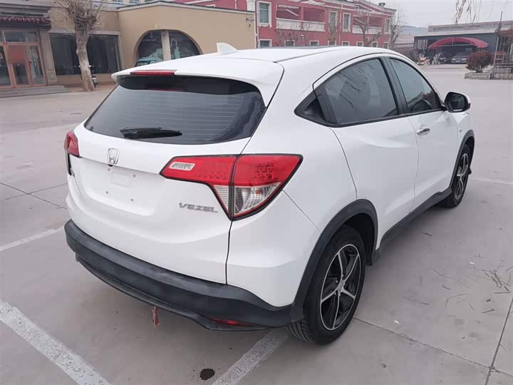 Фото 7 - Honda Vezel