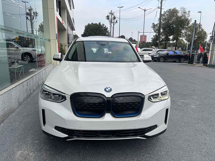 Фото 3 - BMW iX3