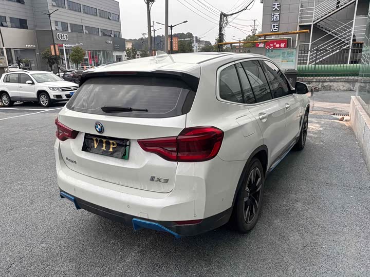 Фото 6 - BMW iX3