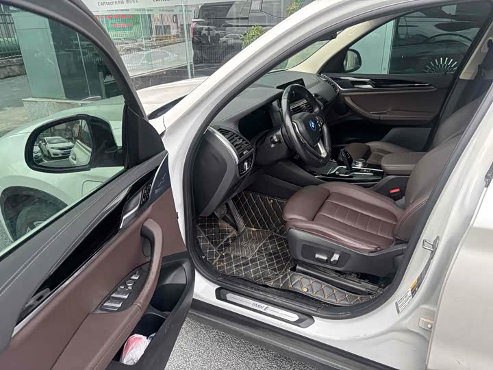 Фото 7 - BMW iX3