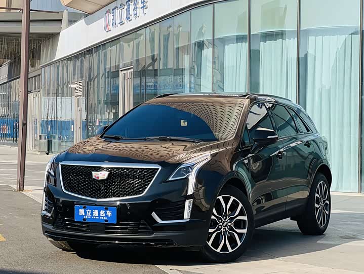 Фото 1 - Cadillac XT5