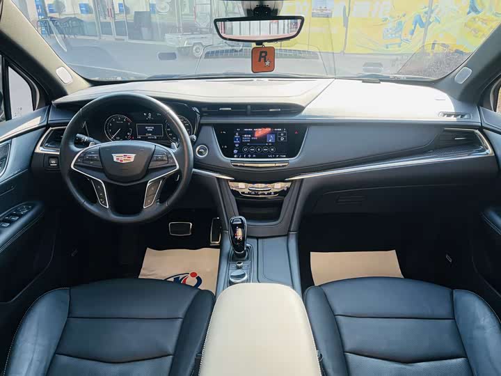 Фото 7 - Cadillac XT5