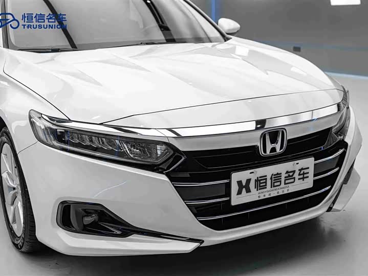 Фото 9 - Honda Accord