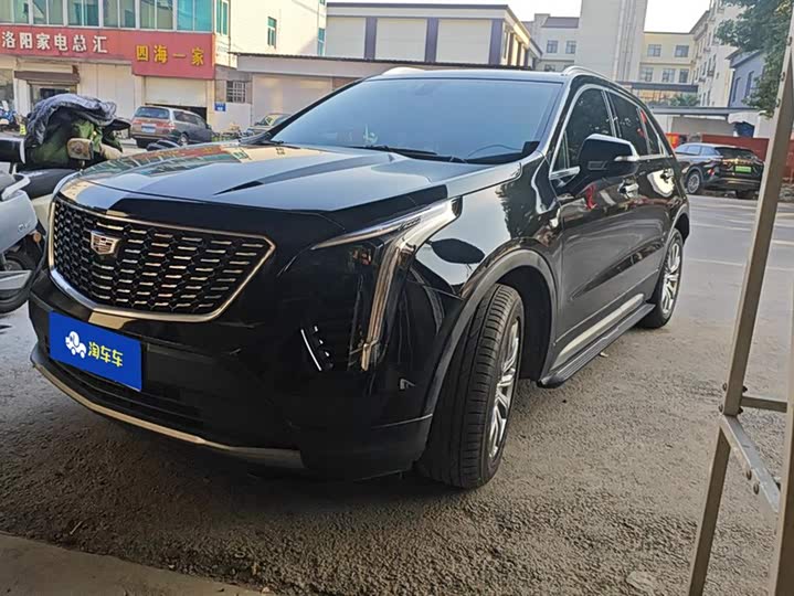 Фото 1 - Cadillac XT4