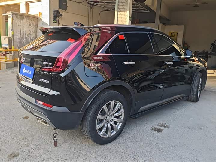 Фото 3 - Cadillac XT4