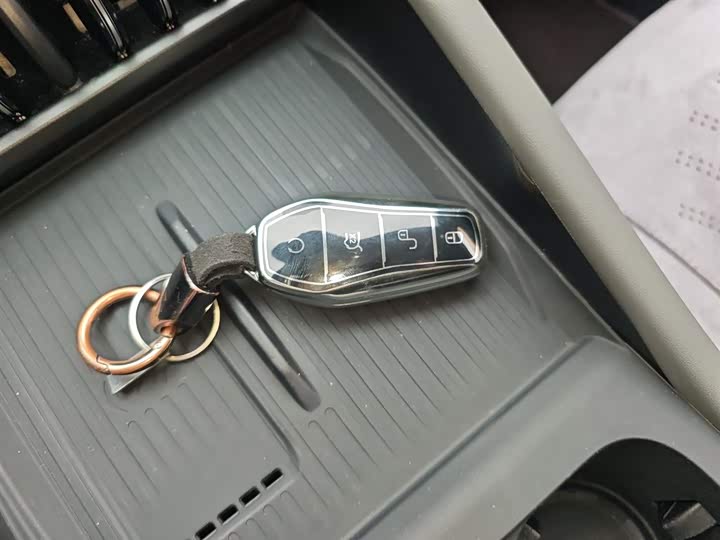 Фото 9 - BYD Yuan Plus