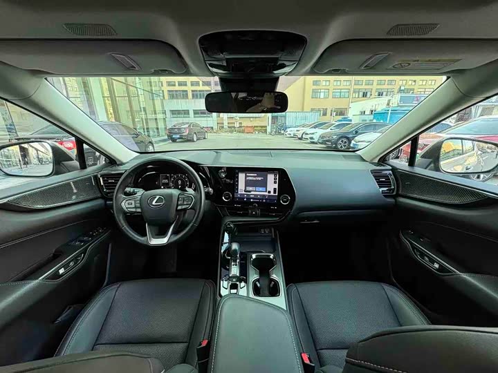 Фото 5 - Lexus NX