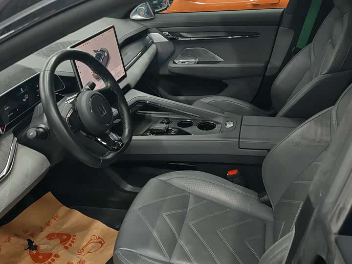 Фото 3 - Zeekr 001