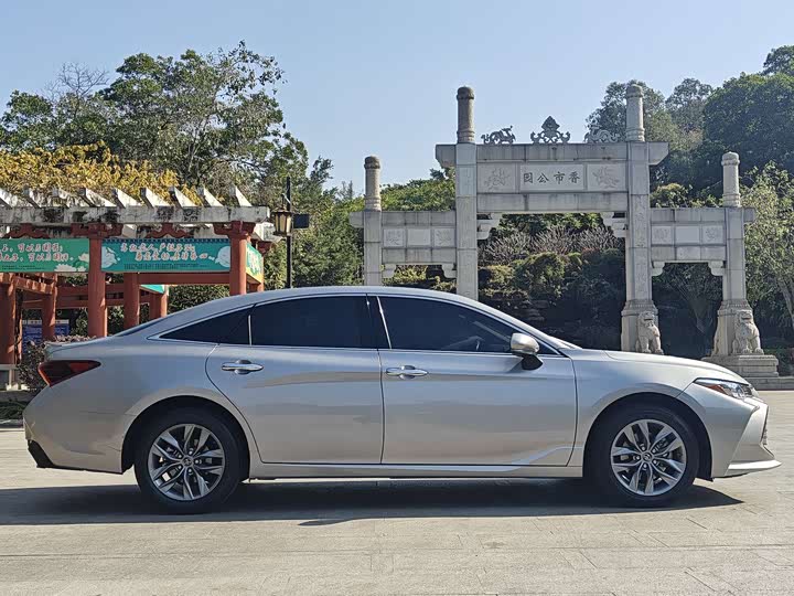 Фото 4 - Toyota Avalon