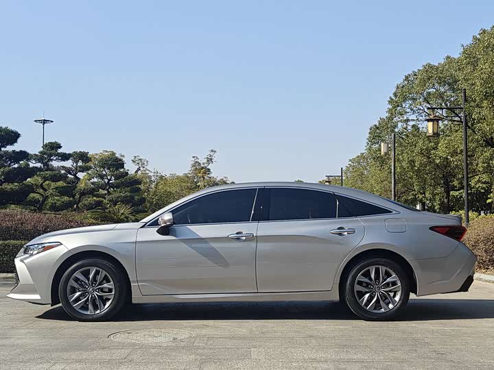 Фото 5 - Toyota Avalon