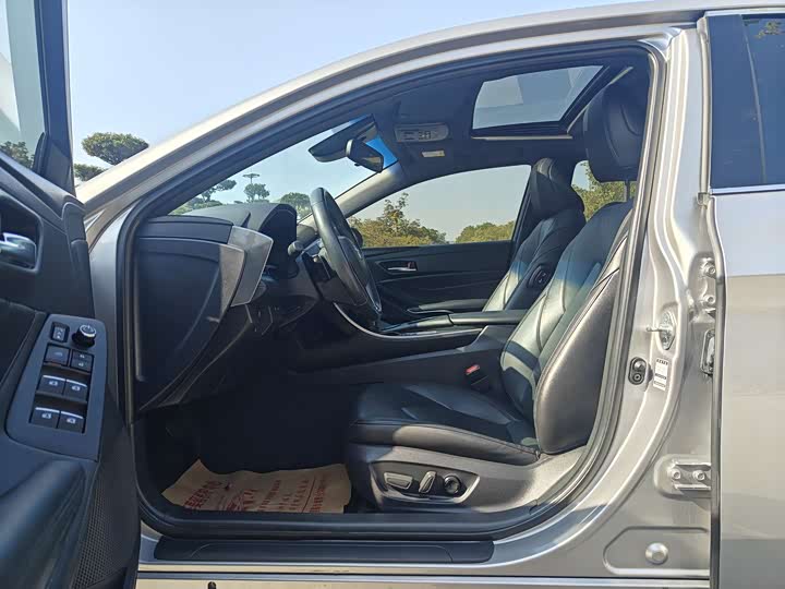 Фото 6 - Toyota Avalon