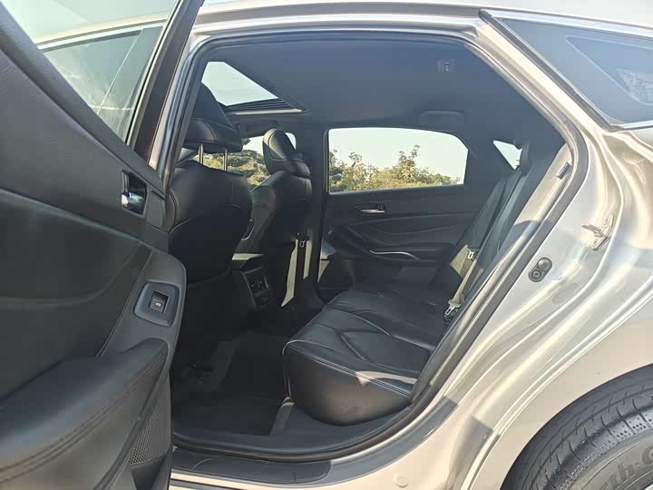 Фото 9 - Toyota Avalon