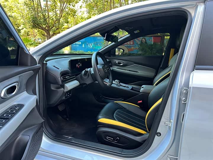 Фото 4 - GAC Trumpchi Empow R