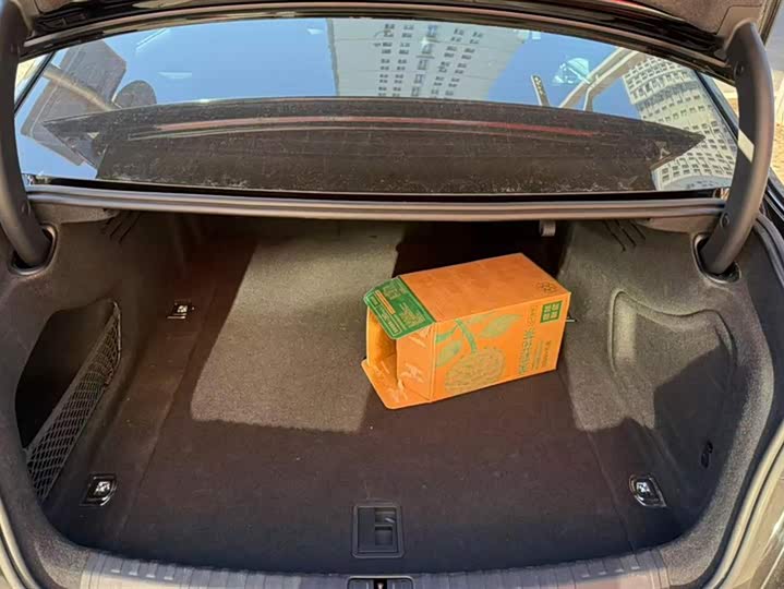 Фото 4 - Audi A6L