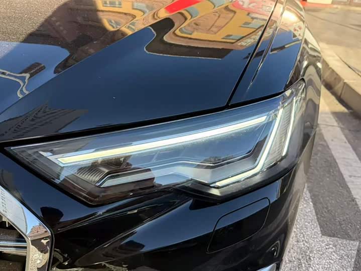 Фото 5 - Audi A6L