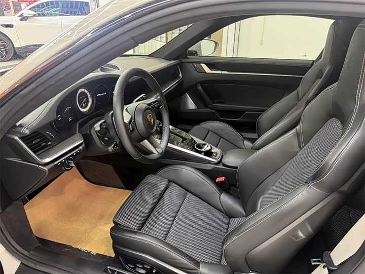 Фото 9 - Porsche 911