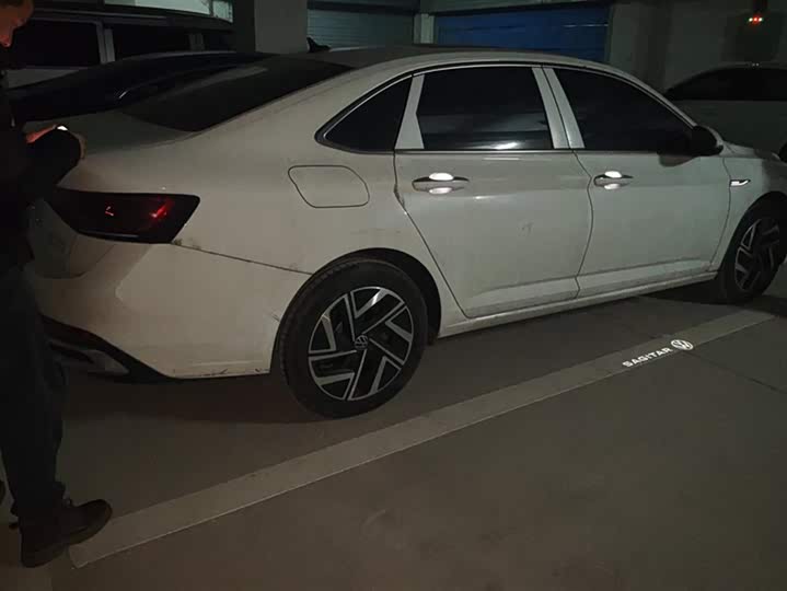 Фото 3 - Volkswagen Sagitar L