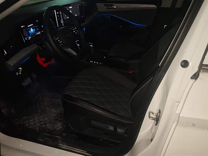 Фото 9 - Volkswagen Sagitar L