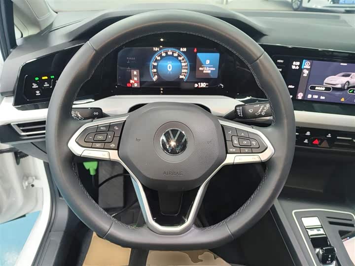 Фото 3 - Volkswagen Golf