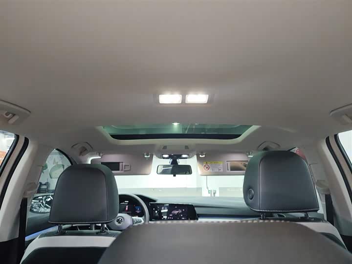 Фото 8 - Volkswagen Golf