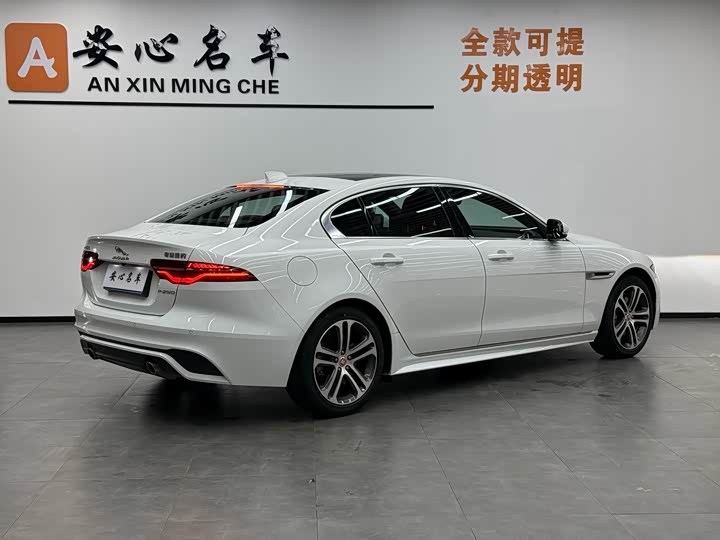 Фото 3 - Jaguar XE L