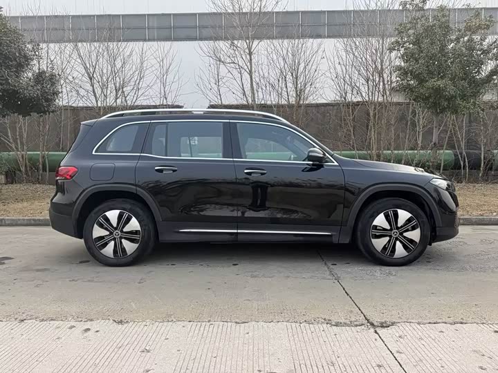 Фото 4 - Mercedes-Benz EQB