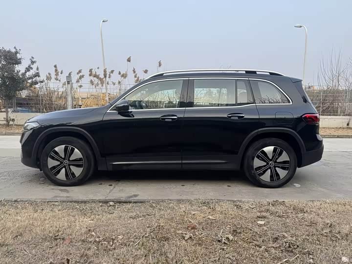 Фото 9 - Mercedes-Benz EQB