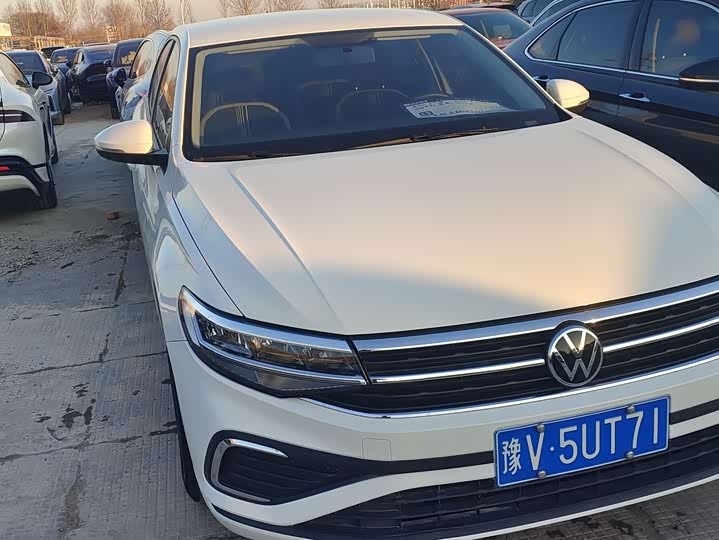 Фото 1 - Volkswagen Bora