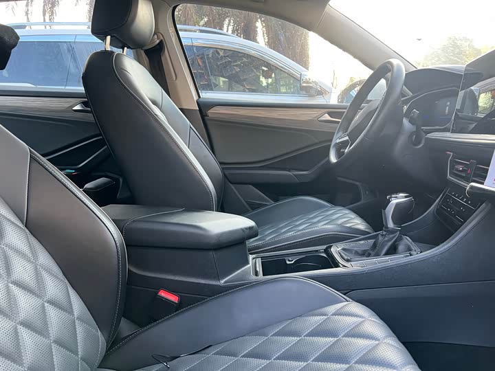 Фото 3 - Volkswagen Sagitar L