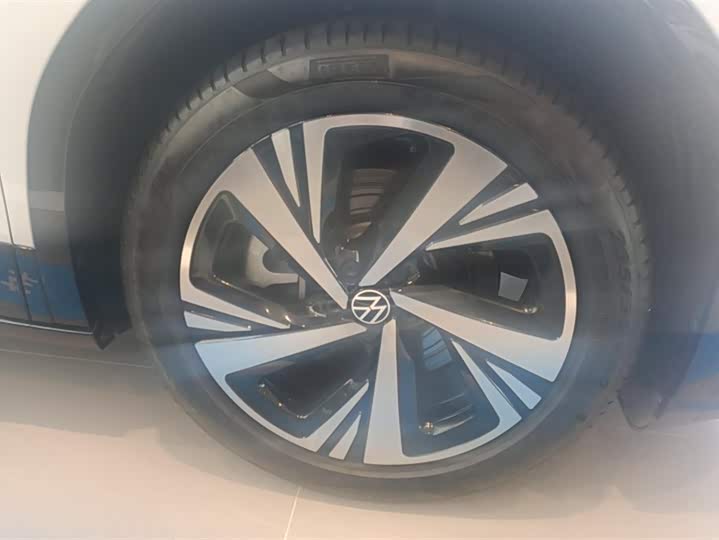 Фото 6 - Volkswagen ID.6 Crozz