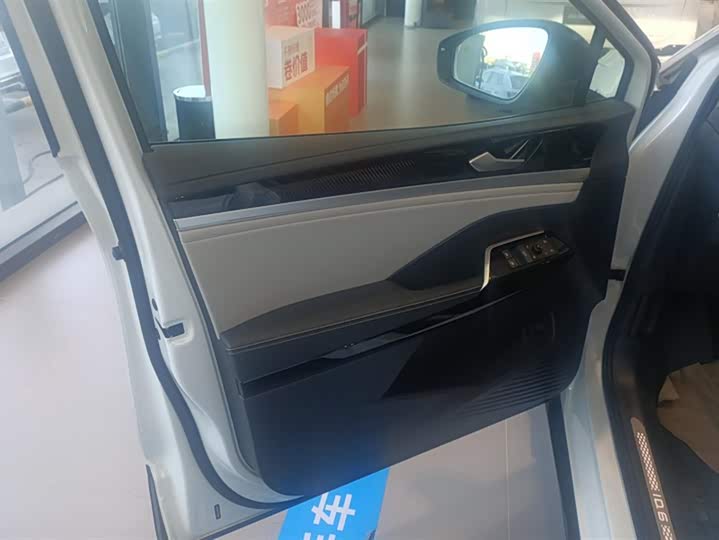 Фото 7 - Volkswagen ID.6 Crozz