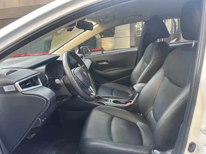 Фото 5 - Toyota Corolla