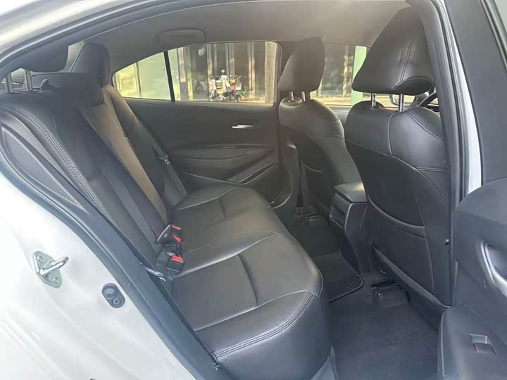 Фото 8 - Toyota Corolla