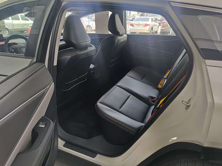 Фото 5 - Toyota bZ5