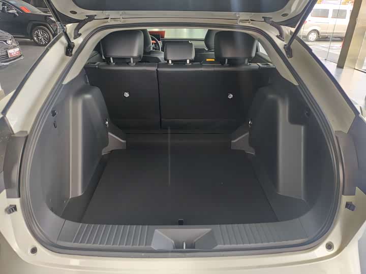 Фото 8 - Toyota bZ5