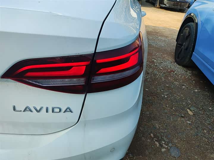 Фото 8 - Volkswagen Lavida